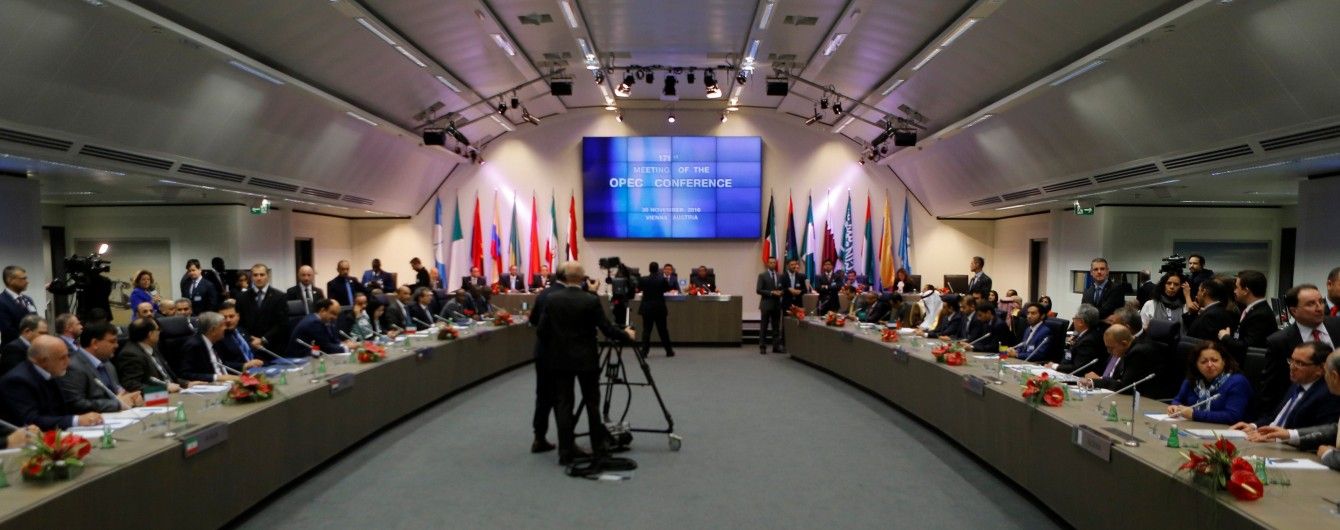 Путін допоміг суперникам в ОПЕК домовитися про скорочення видобутку нафти – Рейтер