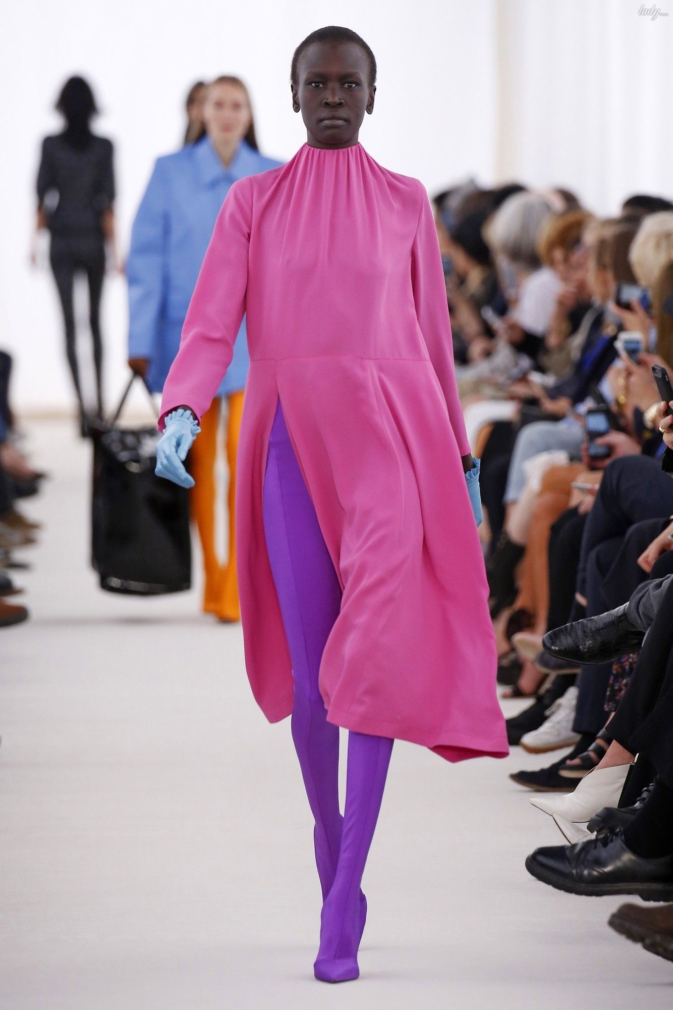Коллекция Balenciaga прет-а-порте сезона весна-лето 2017_40