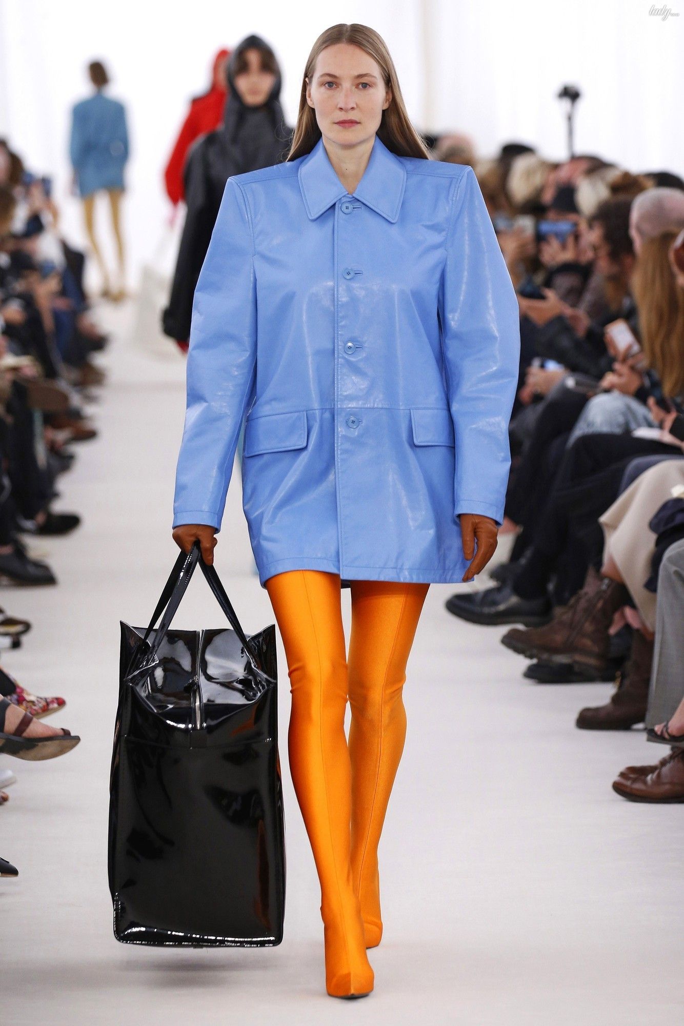 Коллекция Balenciaga прет-а-порте сезона весна-лето 2017_41