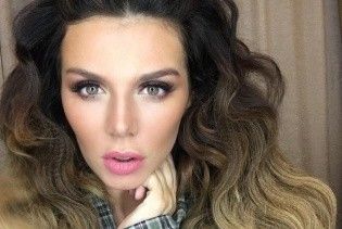 Первое фото после родов: Анна Седокова подтвердила рождение сына