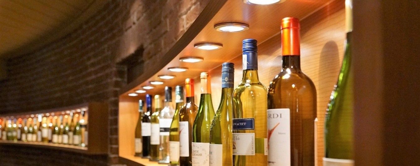 У Межигір'ї переховали заарештований елітний алкоголь Януковича