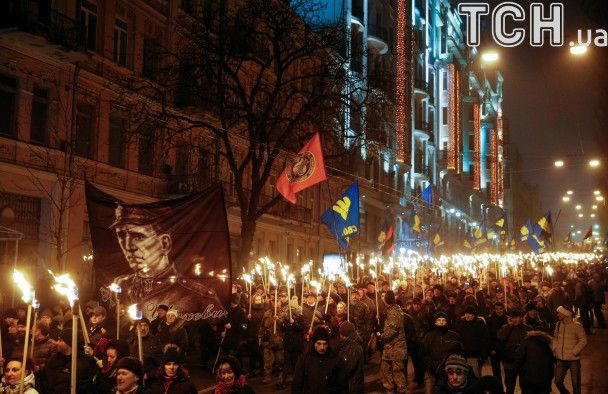 Смолоскипна хода та віче націоналістів. Як у Києві відзначили день народження Бандери