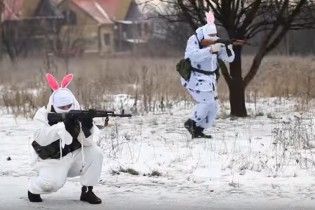 Повний розумовий колапс. Донецькі бойовики-"зайчики" зняли різдвяну "казку" для дітей Донбасу