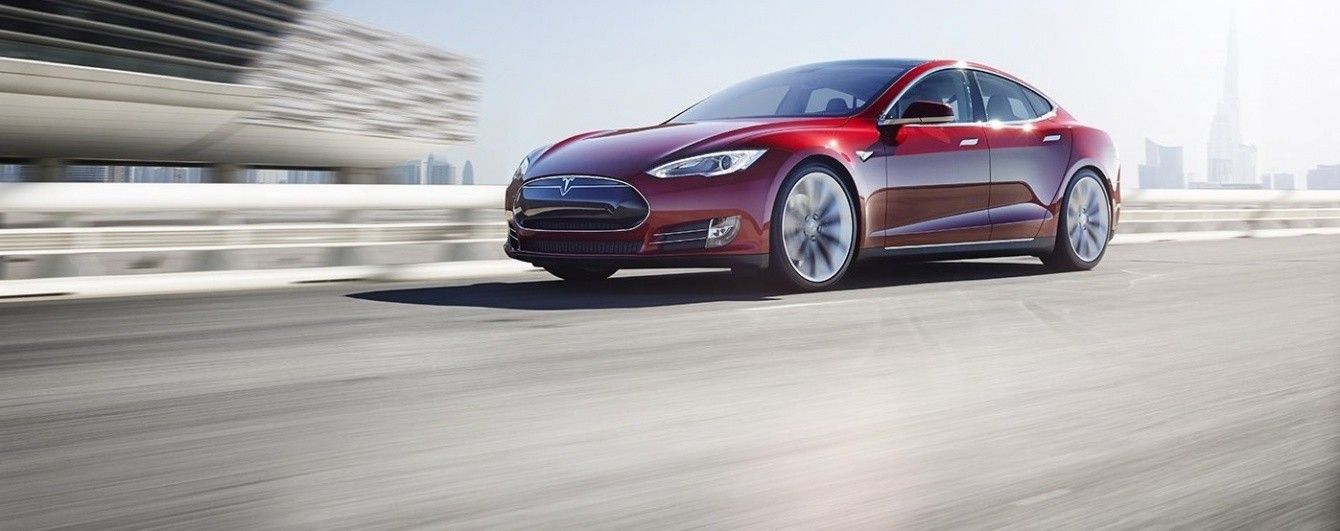 Ведущий программист Apple перешел в Tesla Motors