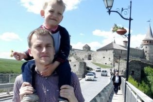 Помощи в преодолении меланомы нуждается Володя