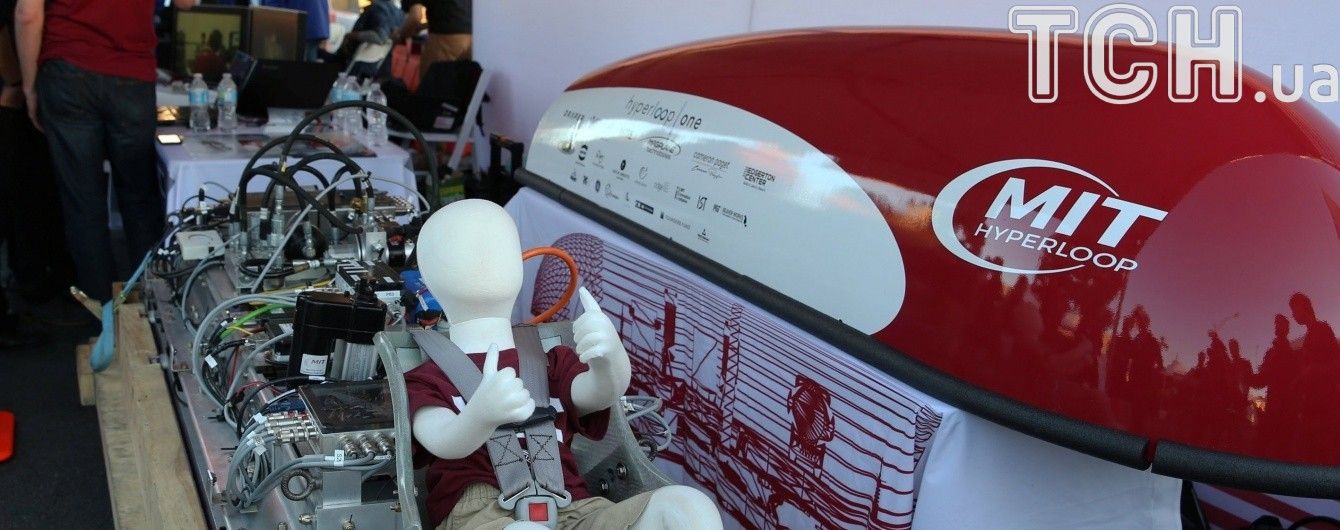 Перша у світі лінія Hyperloop з’явиться у 2020 році в ОАЕ