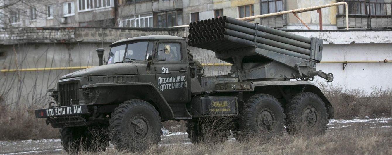 Різке збільшення ворожих обстрілів та загибель військового. Як минула доба у зоні АТО