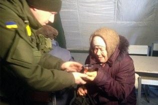 Для жителів Авдіївки волонтери створили пункти прийому допомоги по всій Україні. Повний список