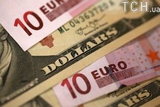Долар і євро здешевшали в курсах валют Нацбанку на 19 вересня. Інфографіка