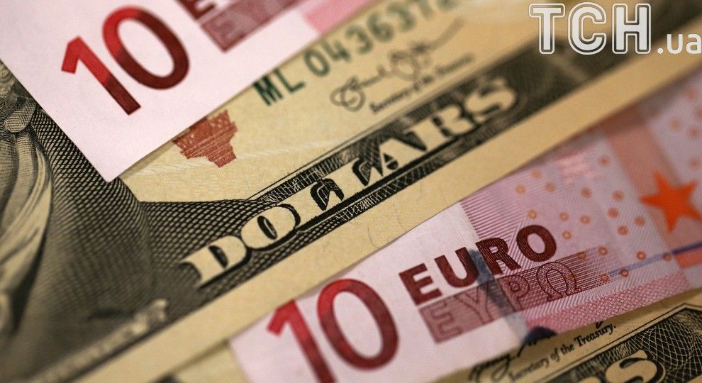 Після вихідного посеред тижня долар і євро здорожчають у курсах Нацбанку. Інфографіка
