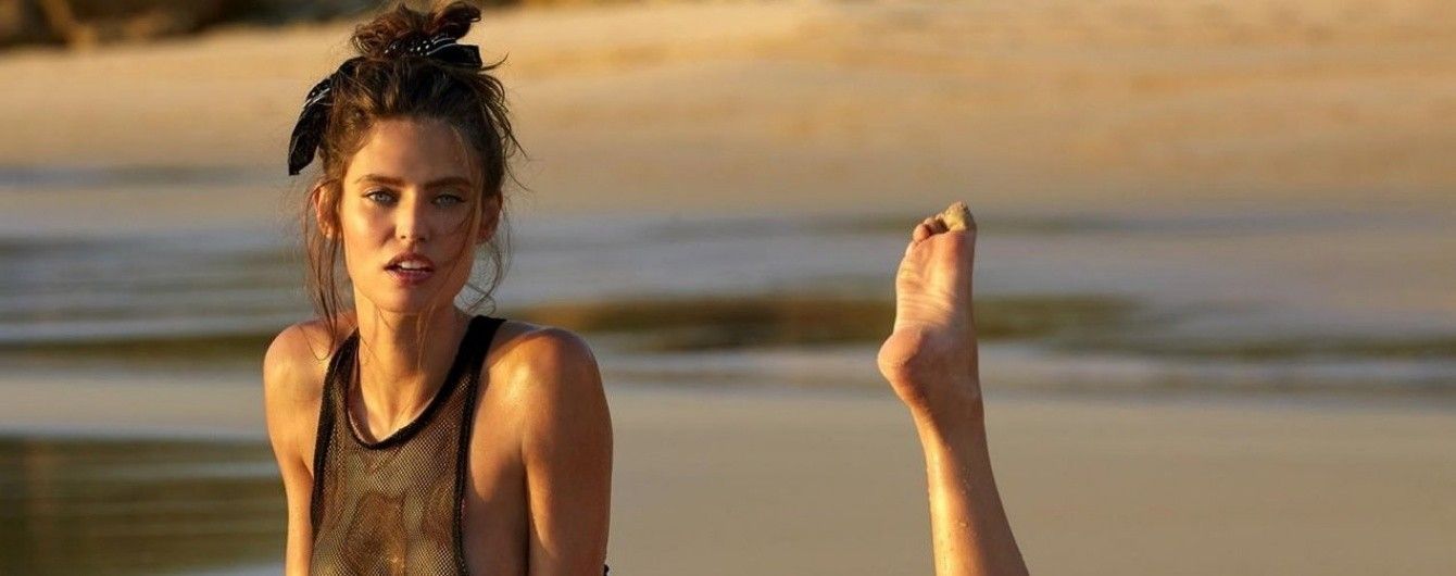 Топлес и в бикини: яркий фотосет Бьянки Балти для Sports Illustrated