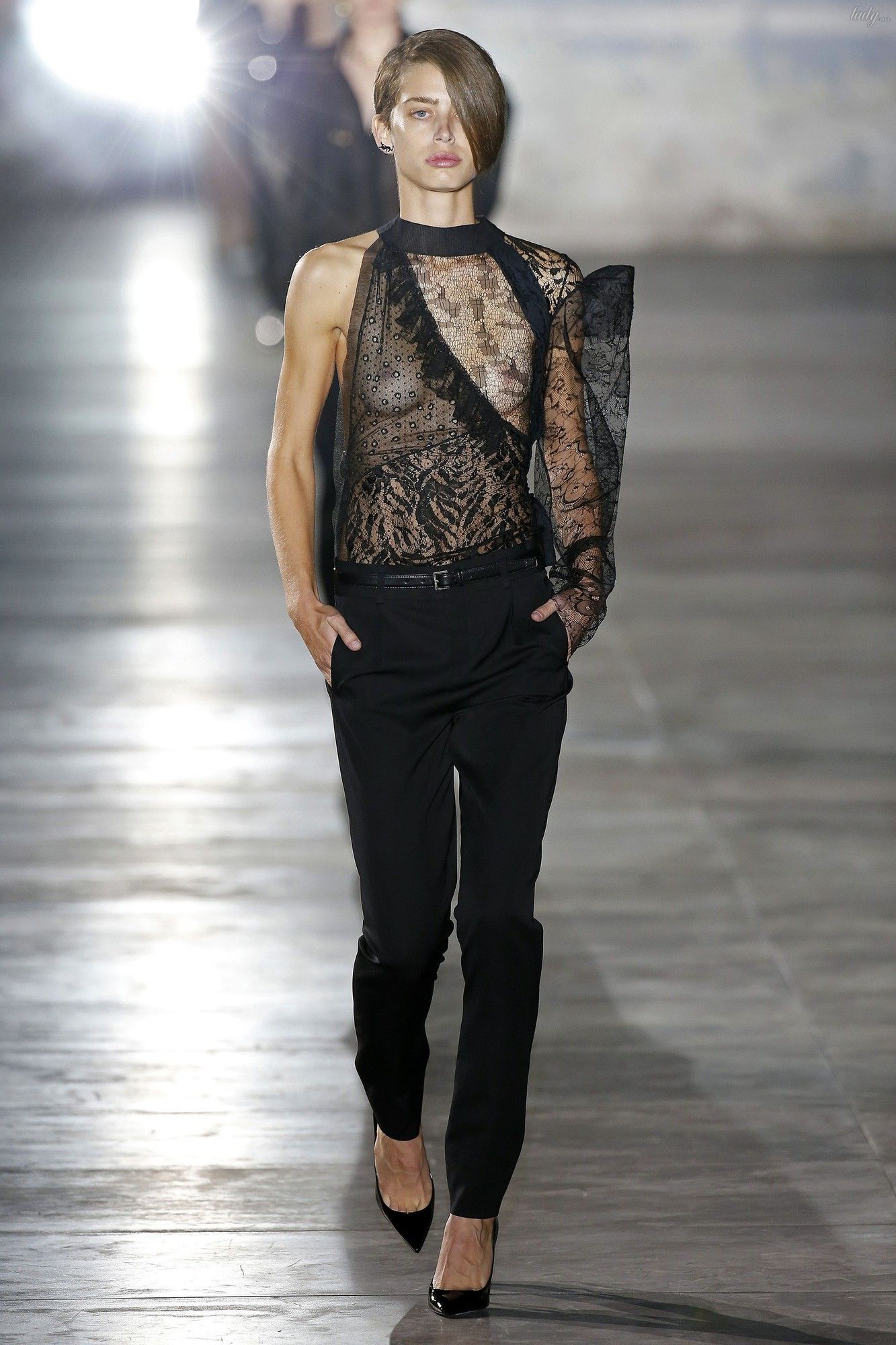 Коллекция Saint Laurent прет-а-порте сезона весна-лето 2017_37