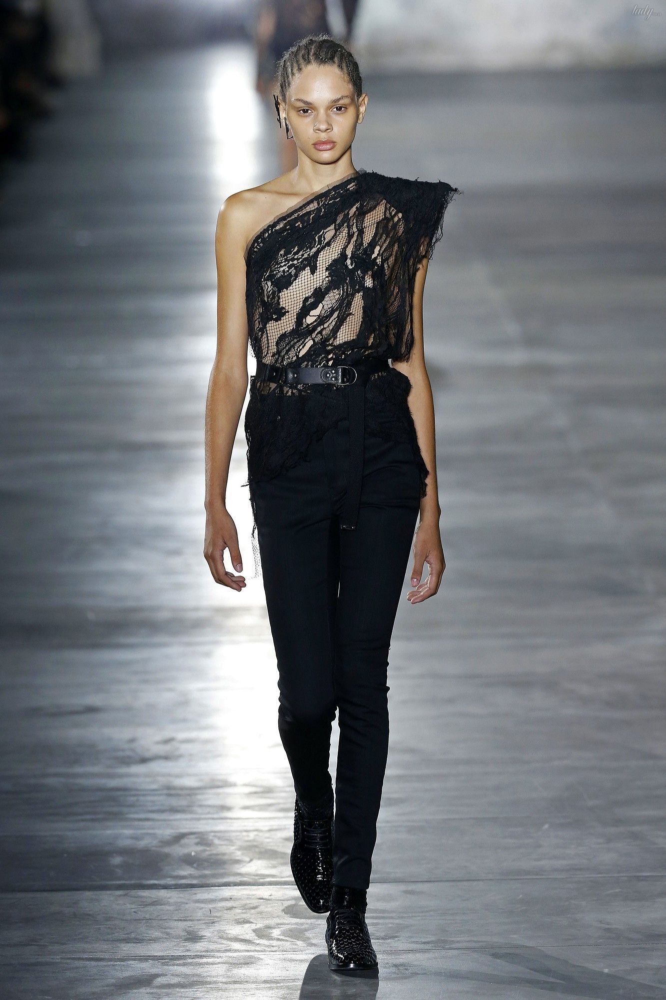 Коллекция Saint Laurent прет-а-порте сезона весна-лето 2017_44