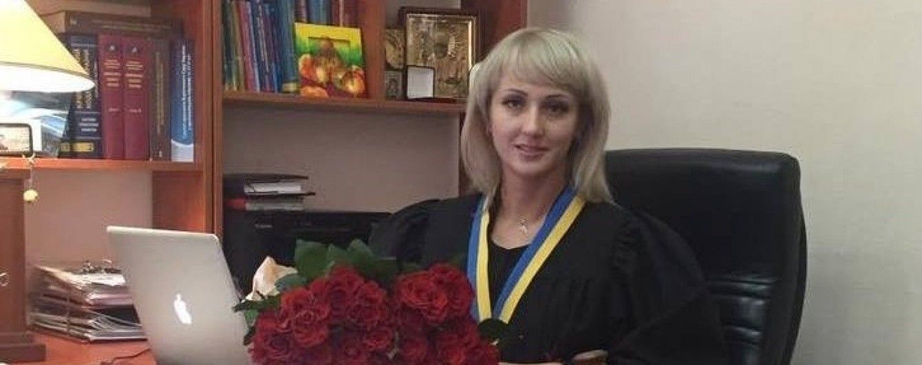 Двум полицейским, которые задержали скандальную судью, объявили строгий выговор