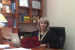 Двум полицейским, которые задержали скандальную судью, объявили строгий выговор