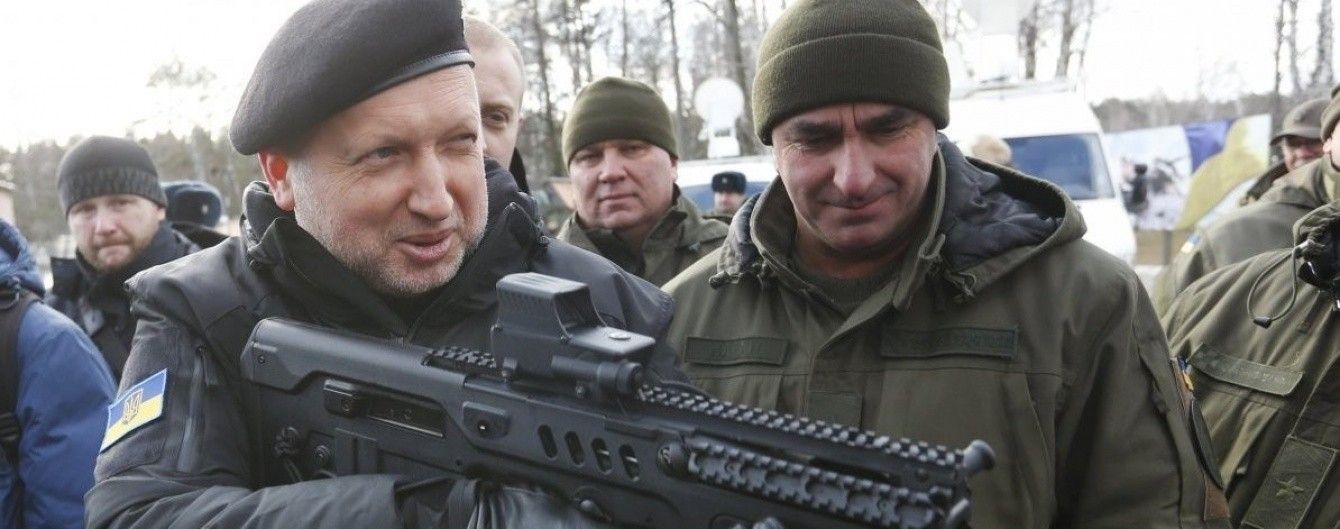 Турчинов пригрозив кримінальними справами українським депутатам, які поїхали до Криму