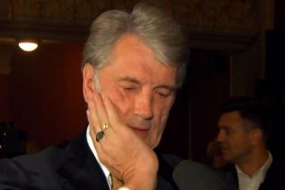 Віктор Ющенко здивував подарунками на ювілей дружини
