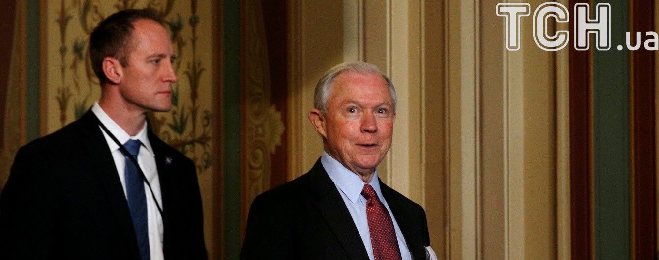 Сенат кличе "на килим" генпрокурора США через звільнення глави ФБР