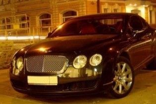 "Бентлі" вартістю 300 тис. доларів викрадачі "забули" біля СТО
