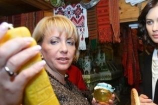 Катерина Ющенко зустрілась з дівчиною Бонда