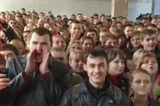Студентам не дають стипендію (відео)