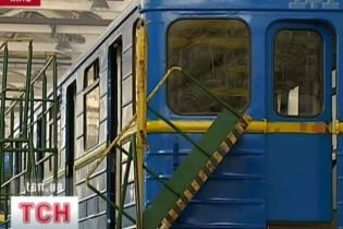 У Києві може зупинитися метро (відео)