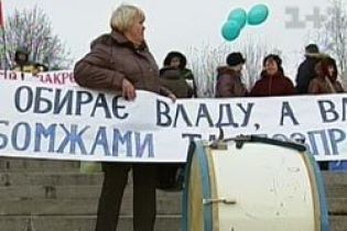 Люди стали жертвами забудовника (відео)