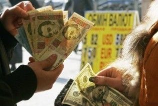 Тимошенко: гривню валять, щоб ввести надзвичайний стан