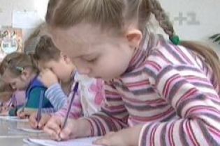 В Кіровограді через бебі-бум діти йдуть до школи у 4 роки (відео)