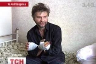 Чоловік переміг у двобої вовчицю (відео)