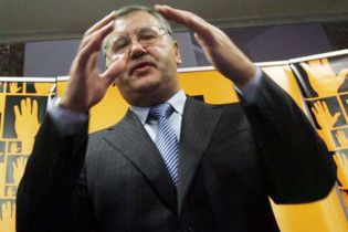 Гриценко заявив, що не підтримає жодного з лідерів перегонів