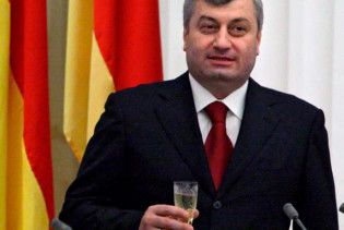 Кокойти звинуватив в геноциді осетинів Україну та США