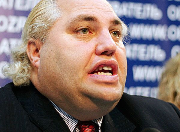 Лагерфельд создал коллекцию из листа бумаги