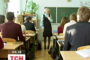 У сучасних школах кнопки на стільці витіснили хакерські розіграші