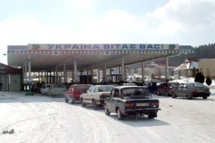На Львівщині міжнародний пункт пропуску закрили через борги