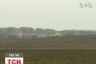 Роздавати "своїм" землю вже не вдасться