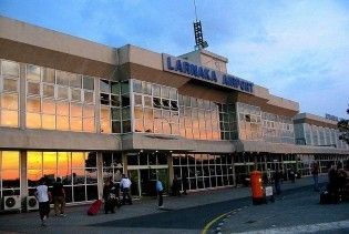В аеропорту Кіпра невідомі засліплюють пілотів лазером