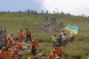 Після сходження Ющенка на Говерлі зібрали 6 мішків сміття