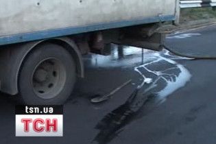 У Дніпропетровську стався вилив азотної кислоти