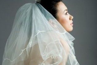 Китайська наречена одягнула на весілля фату більше ніж в два км
