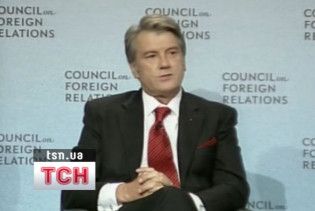 Ющенко розповів за кордоном про політичний сценарій БЮТ та ПР