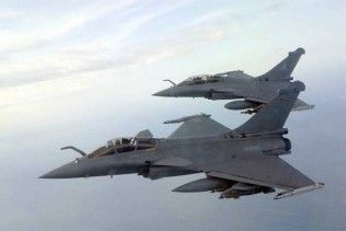 Два винищувачі ВМС Франції зіткнулися в повітрі і впали у Середземне море