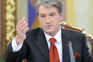 Ющенко: Тимошенко тільки й може, що сказати з галицьким акцентом "любі мої"