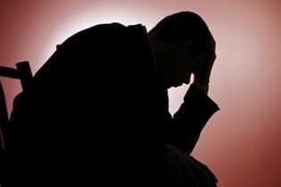 Росіянин двічі за день намагався вчинити самогубство, але тільки переламав ноги