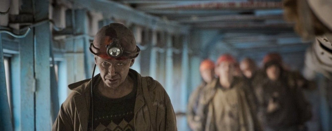 Бензин по талонам, остановка шахт и долги перед горняками: в ГУР рассказали о кризисе в ОРДЛО