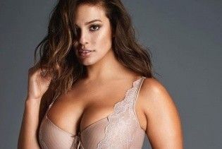 Модель plus-size Эшли Грэм опубликовала фото топлес