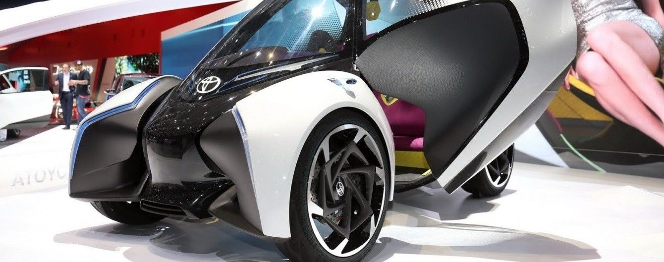 Toyota создала сити-кар будущего i-TRIL