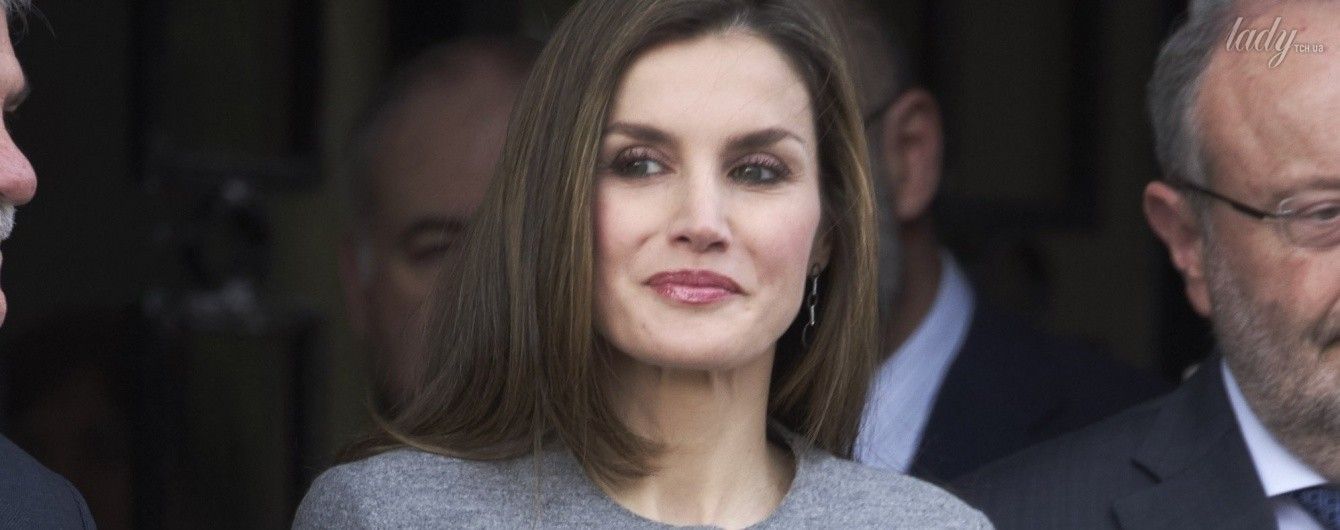 Как всегда, безупречна: королева Летиция вышла в свет в костюме от Carolina Herrera