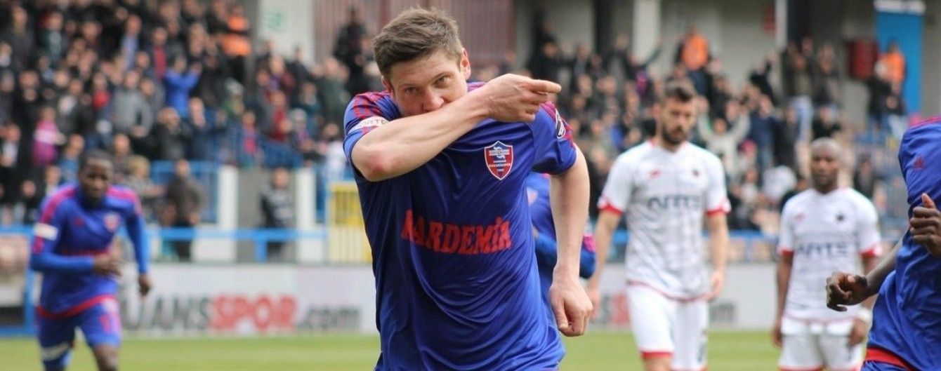 Гольовий пас п'ятою: Селезньов допоміг "Карабюкспору" перемогти у матчі чемпіонату Туреччини