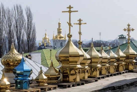 Інтригуючий детектив: чому релігійні громади не можуть "втекти" від Московського патріархату